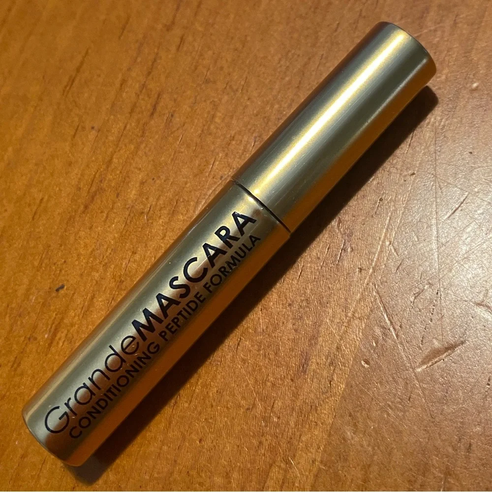 GrandeMASCARA Conditioning Peptide Mascara